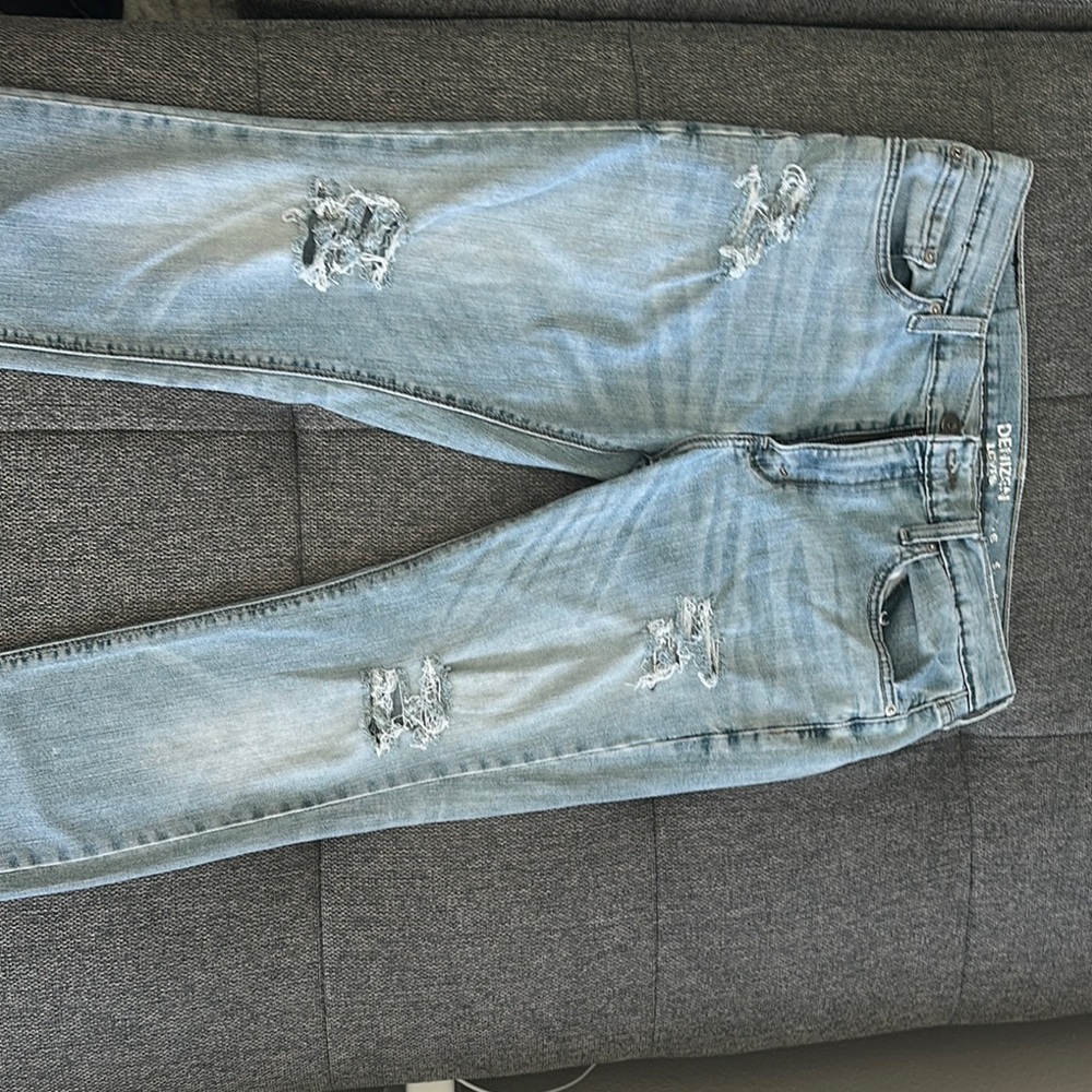 Denizen from Levi's Blue Skinny Jeans Distressed Style